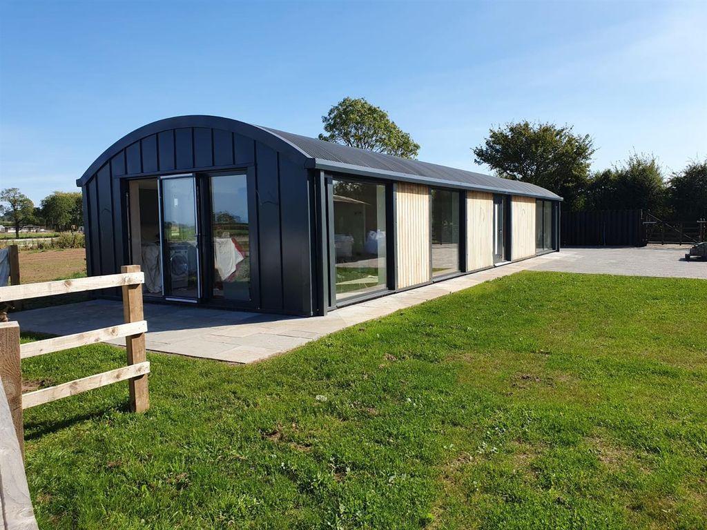 Property photo 1 of 14 External