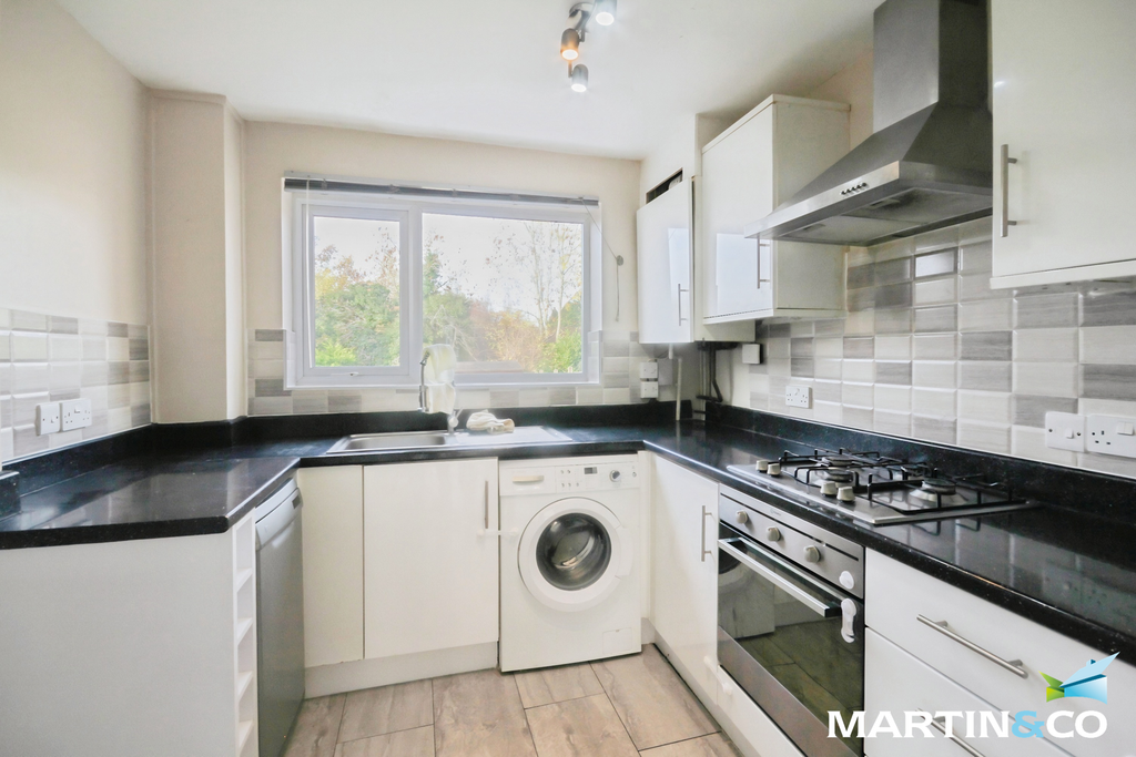 Property photo 3 of 10 Picture2