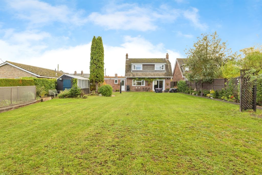 Property photo 2 of 17