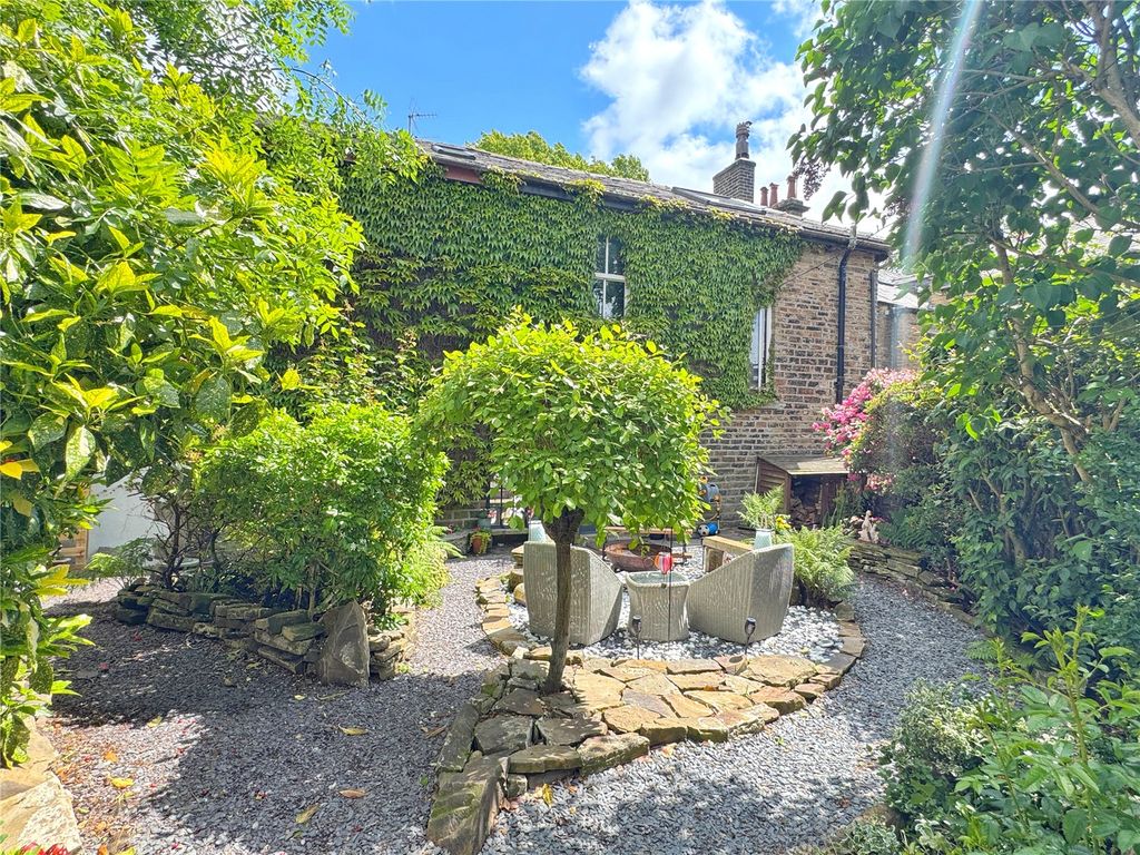 Property photo 2 of 42 Picture No. 14