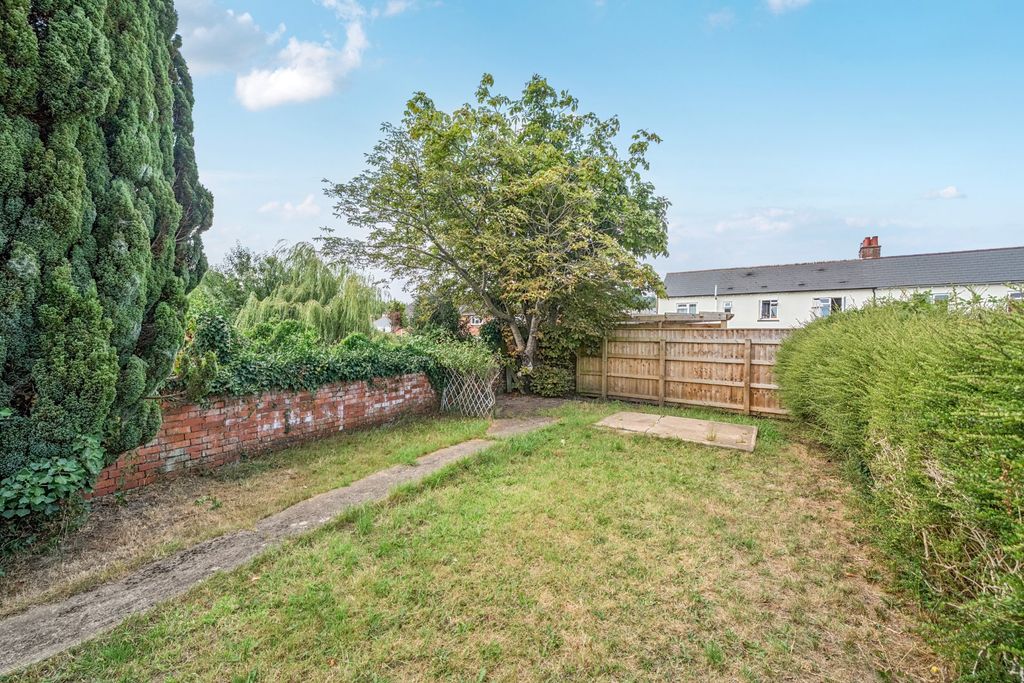 Property photo 2 of 19 Seddons, Tiverton