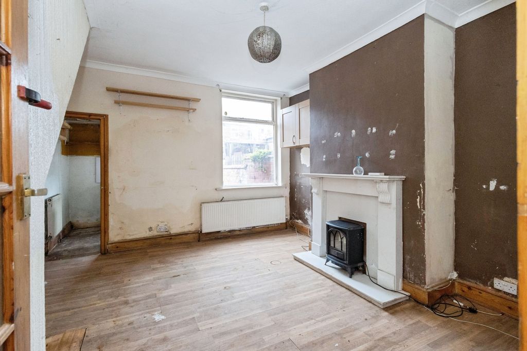 Property photo 3 of 23 Pbox-Img.Jpg