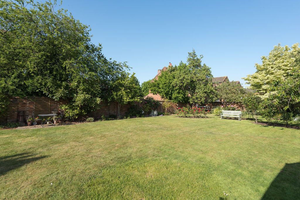 Property photo 3 of 40
