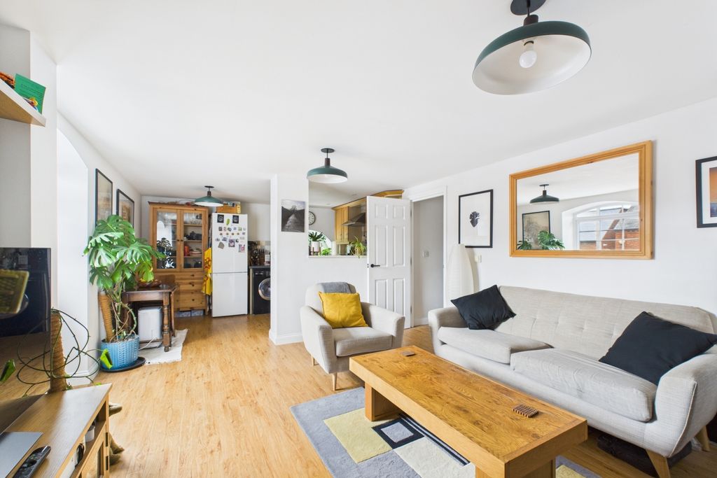 Property photo 2 of 9 Open Plan