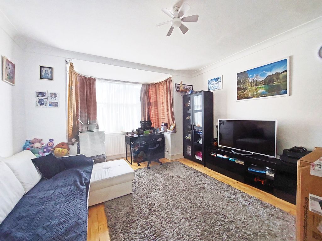 Property photo 2 of 11 4955062