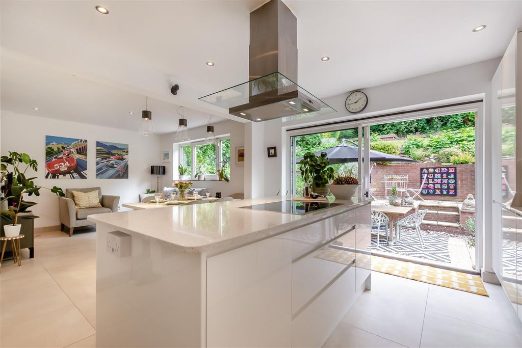Property photo 2 of 20 8651011-Interior01.Jpg