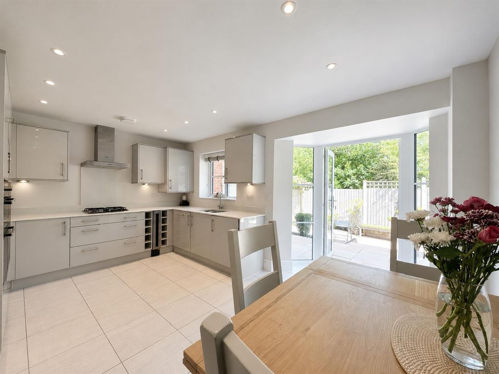 Property photo 3 of 24 1Ad3D397-93B9-4513-BA3B-82C02868C7E3.Png