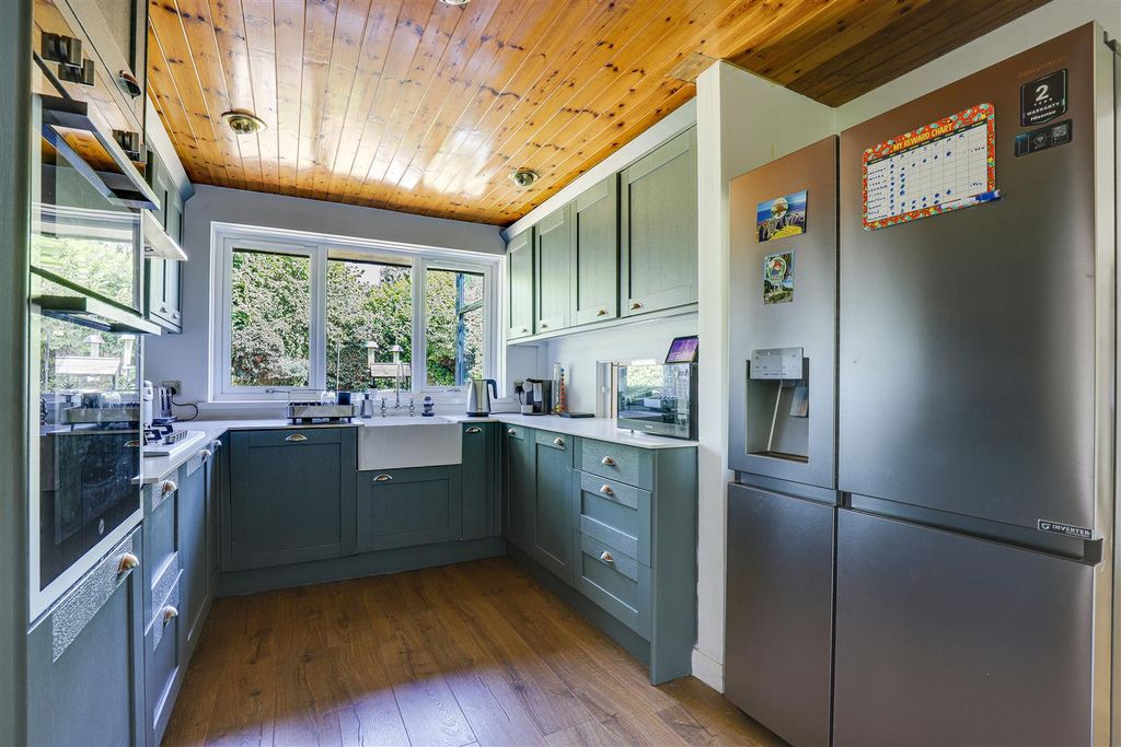 Property photo 3 of 44 48
