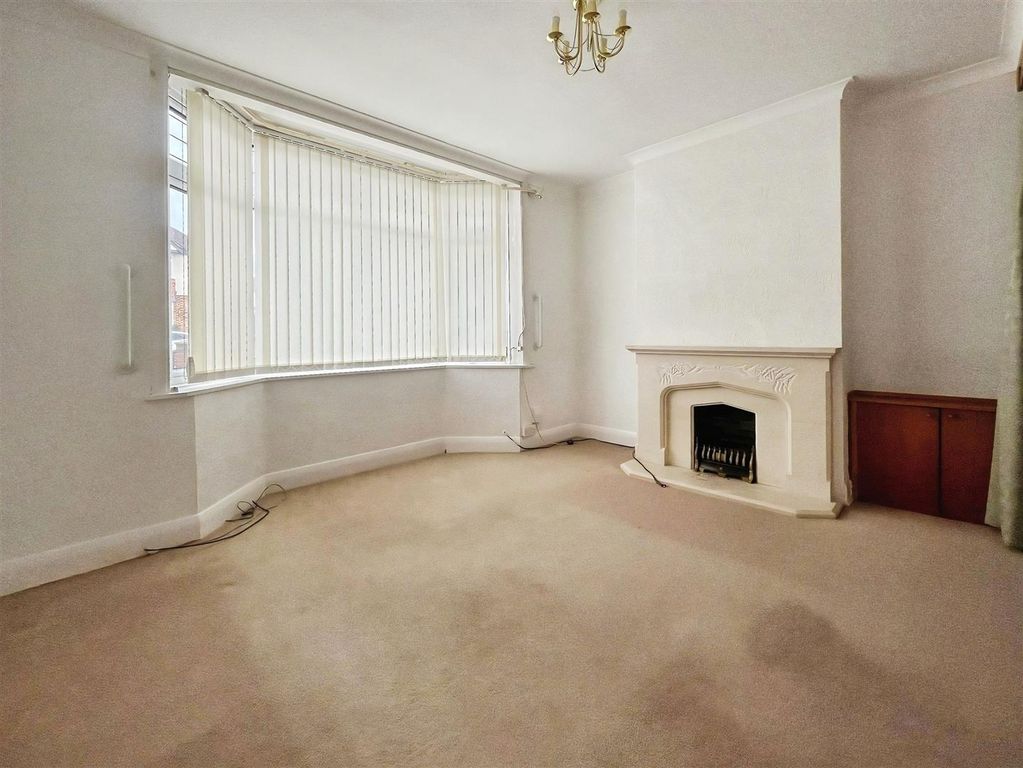 Property photo 3 of 12 Lounge 4.Jpeg