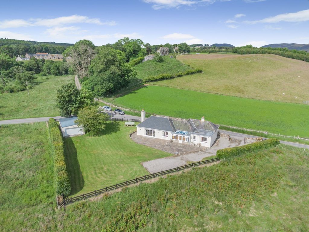 Property photo 2 of 18 Skelbo Castle Ctg