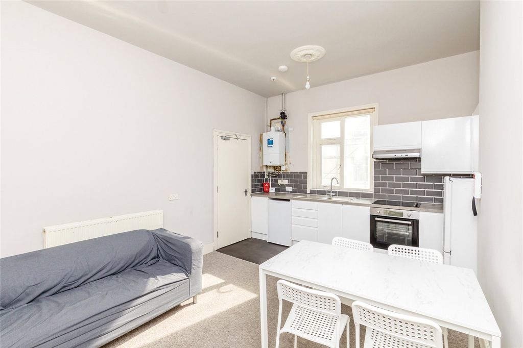 Property photo 1 of 9 Picture No. 06