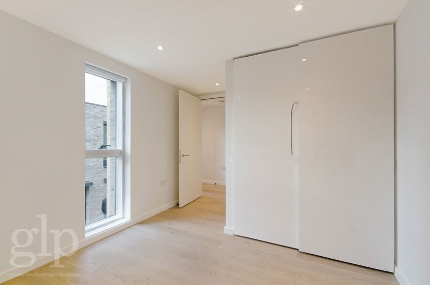 Property photo 3 of 14 970883