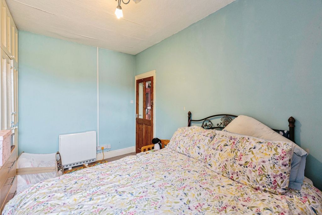 Property photo 2 of 8 Photo