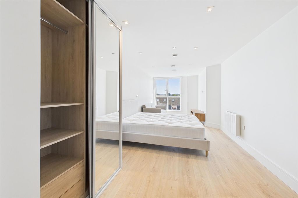 Property photo 3 of 12 Cam02700G0-Pr0284-Still001.Jpg