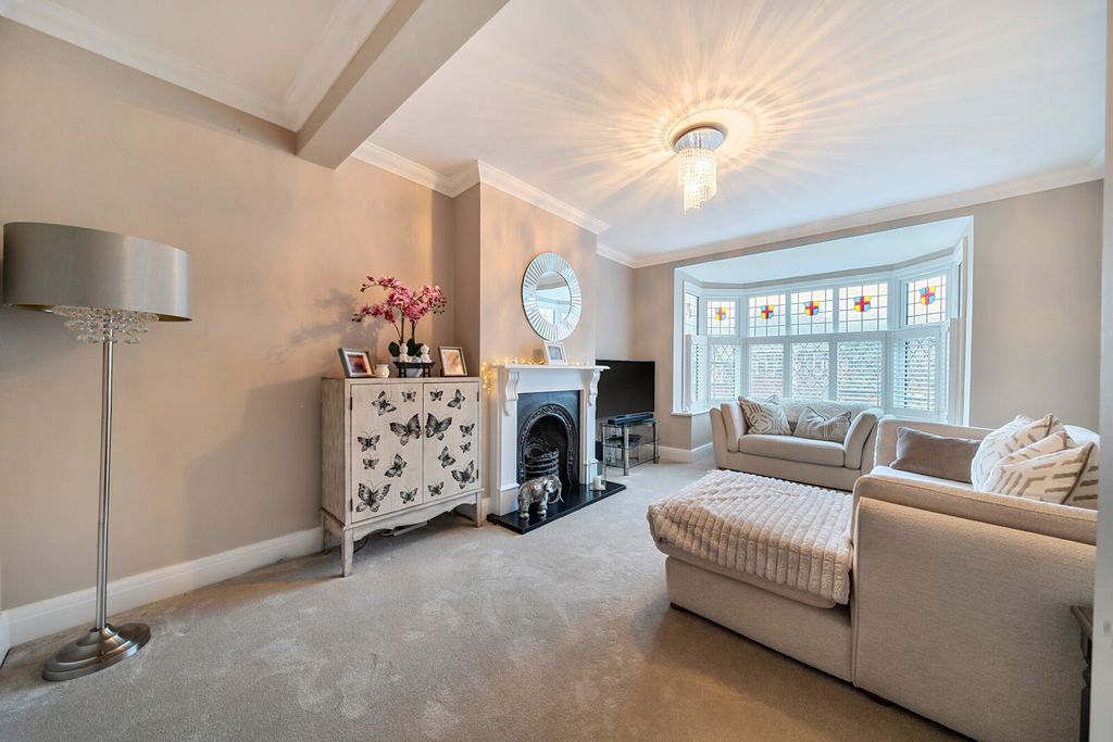 Property photo 2 of 20 1410669-8-698F6B3...