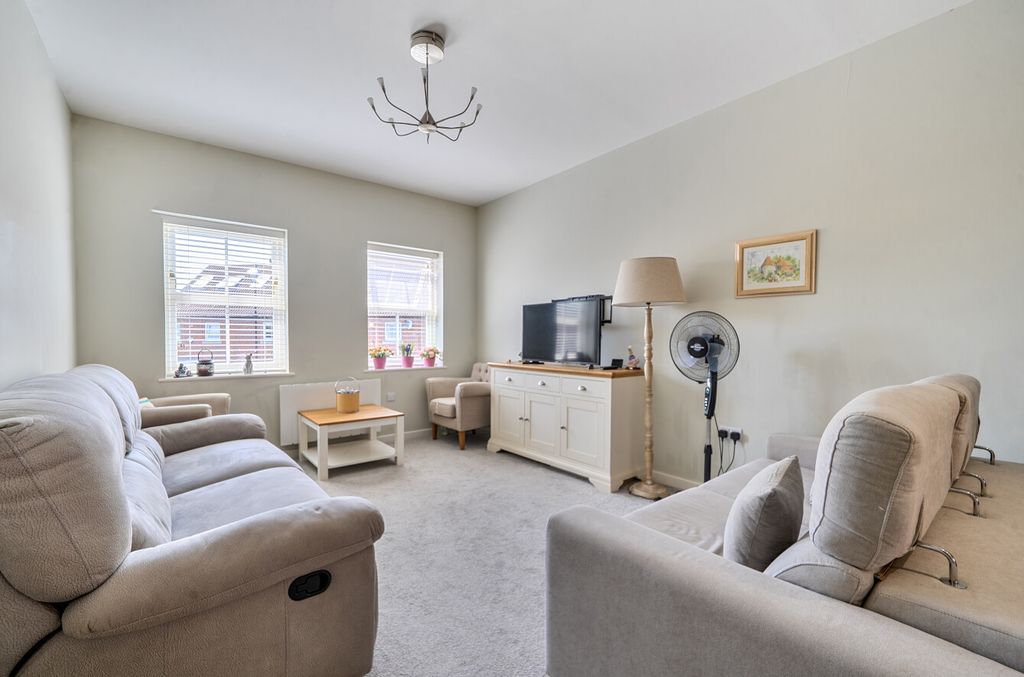 Property photo 3 of 16 1488964-7-6A54Efc...