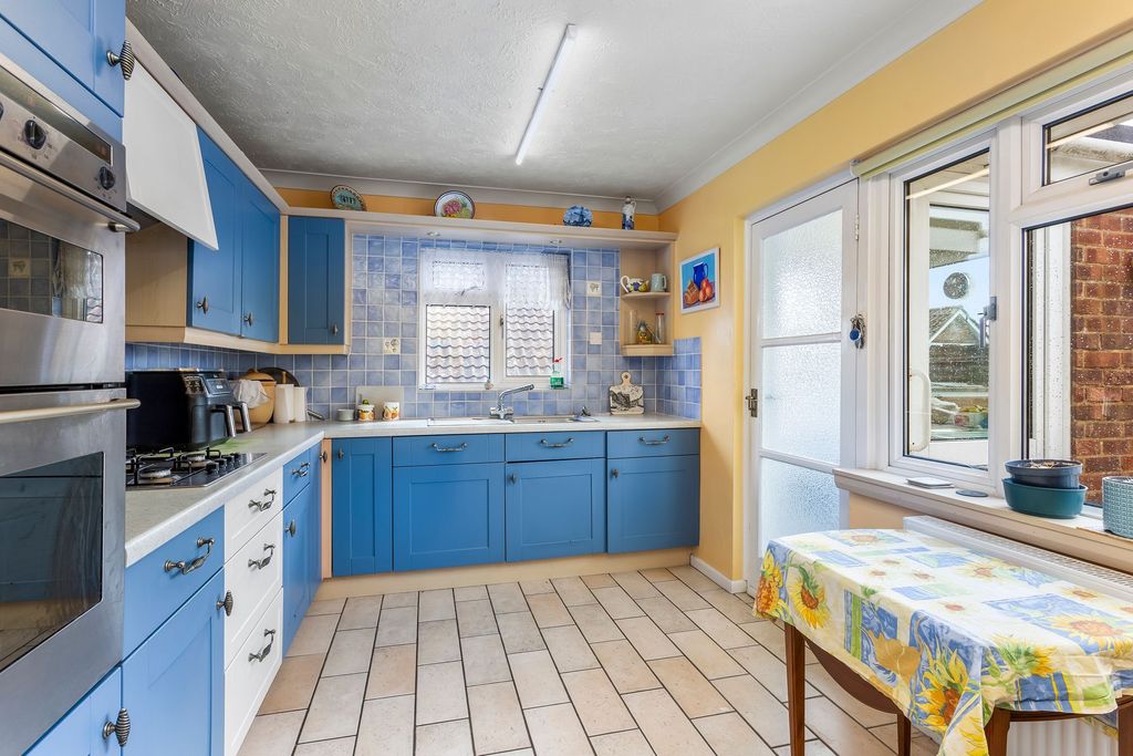 Property photo 2 of 24