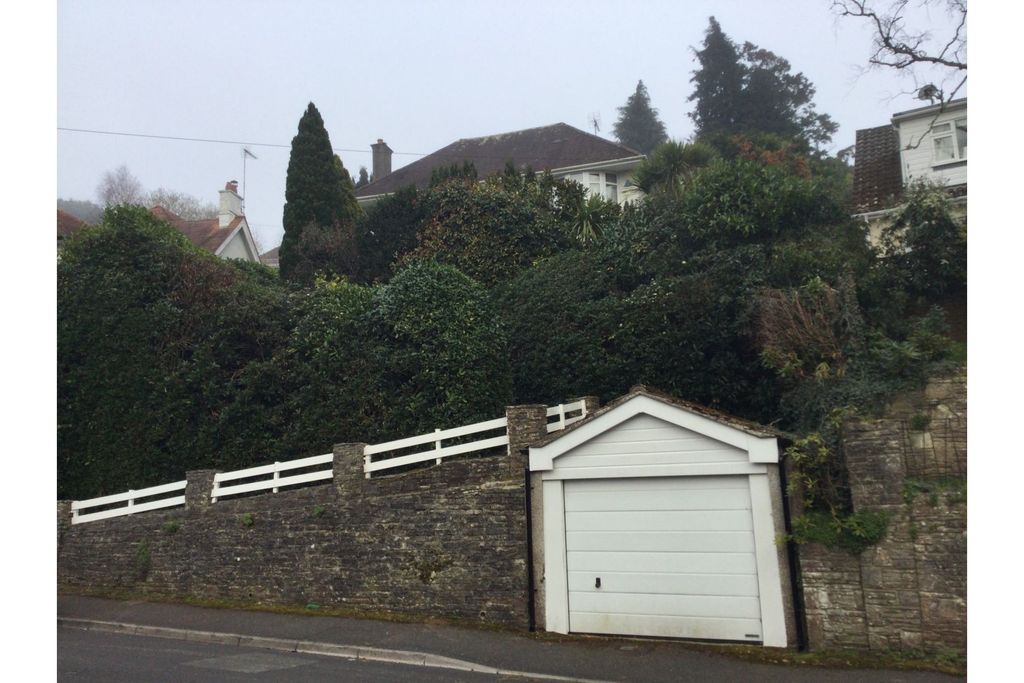 Property photo 2 of 12
