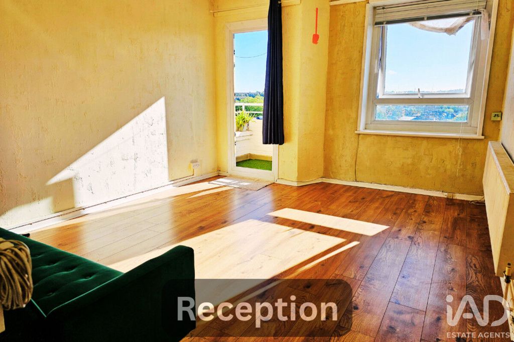 Property photo 2 of 32