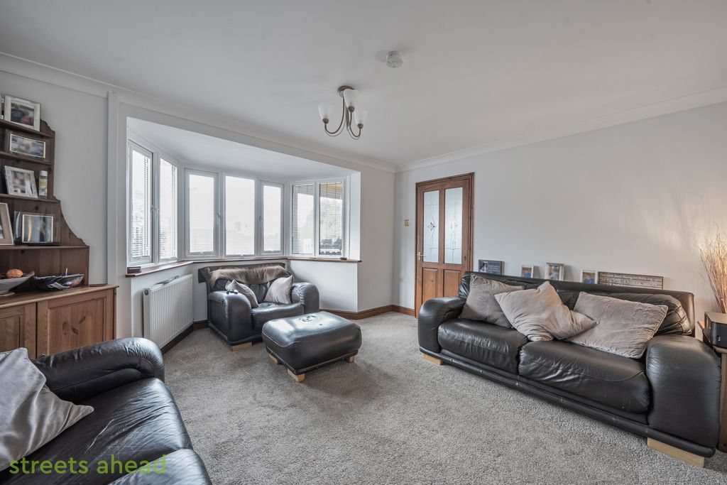 Property photo 3 of 18 cc266546-0542-4Ef...