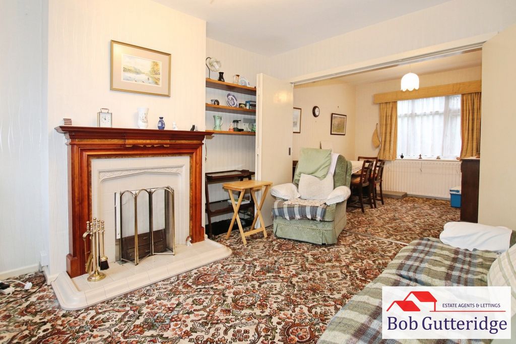 Property photo 2 of 21 Through Lounge / Diner