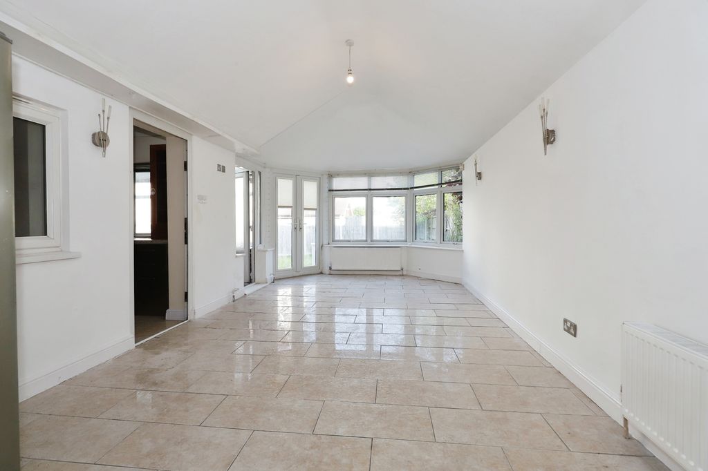 Property photo 3 of 13 Sitting Room