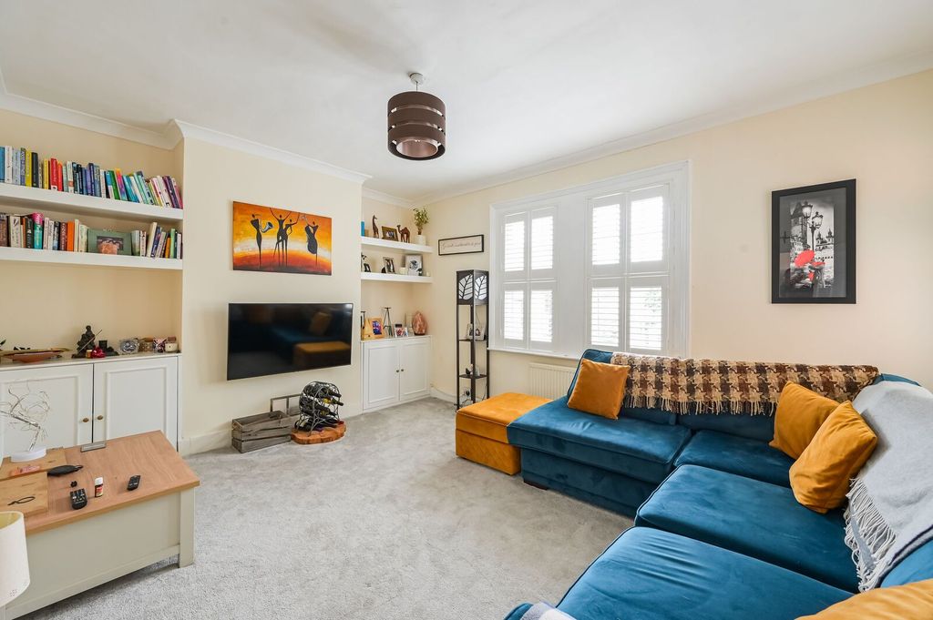Property photo 1 of 8