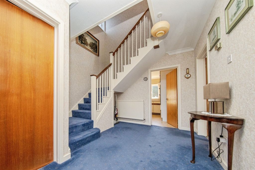 Property photo 2 of 20