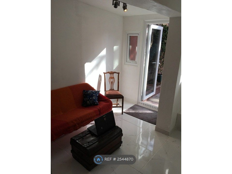 Property photo 3 of 13