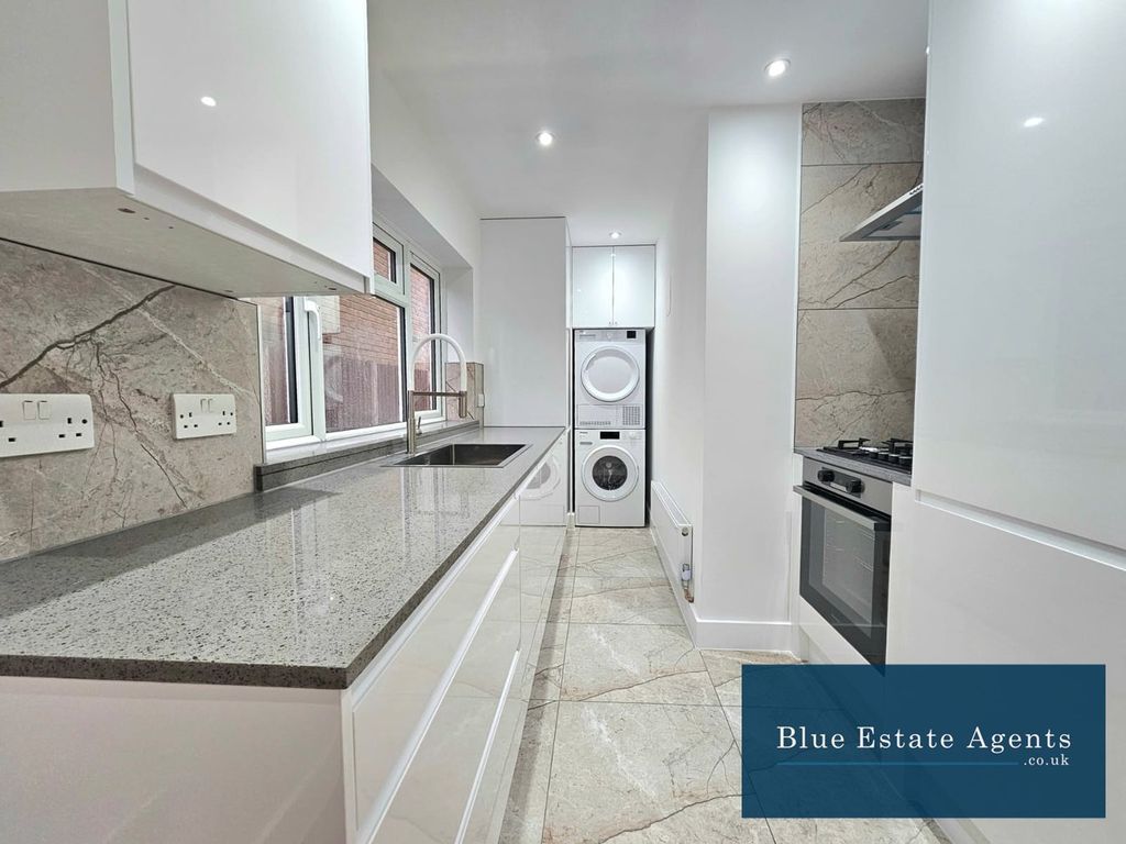 Property photo 2 of 16 Kitchen