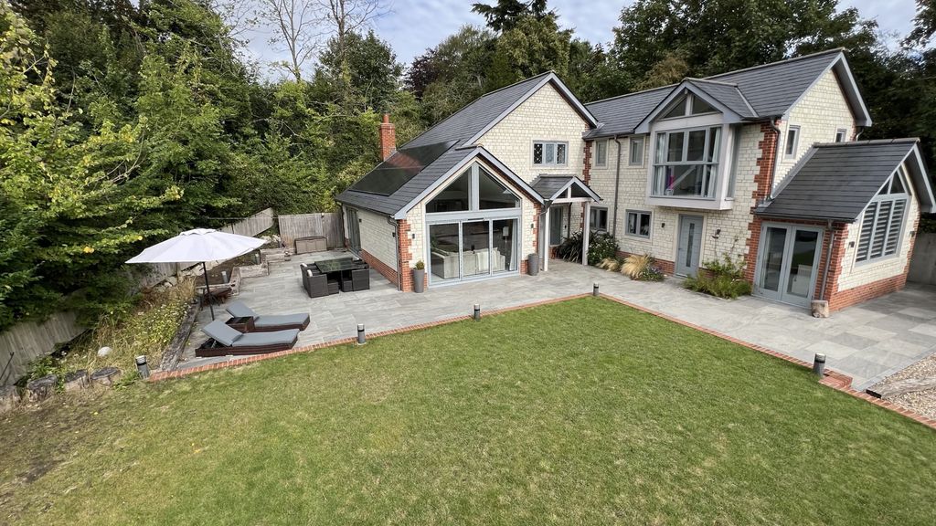 Property photo 1 of 38