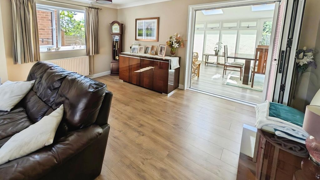Property photo 3 of 21 Pbox-Img.Jpg
