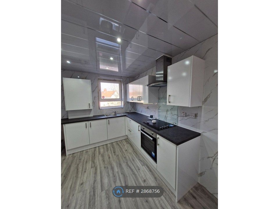 Property photo 1 of 12 Kitchen