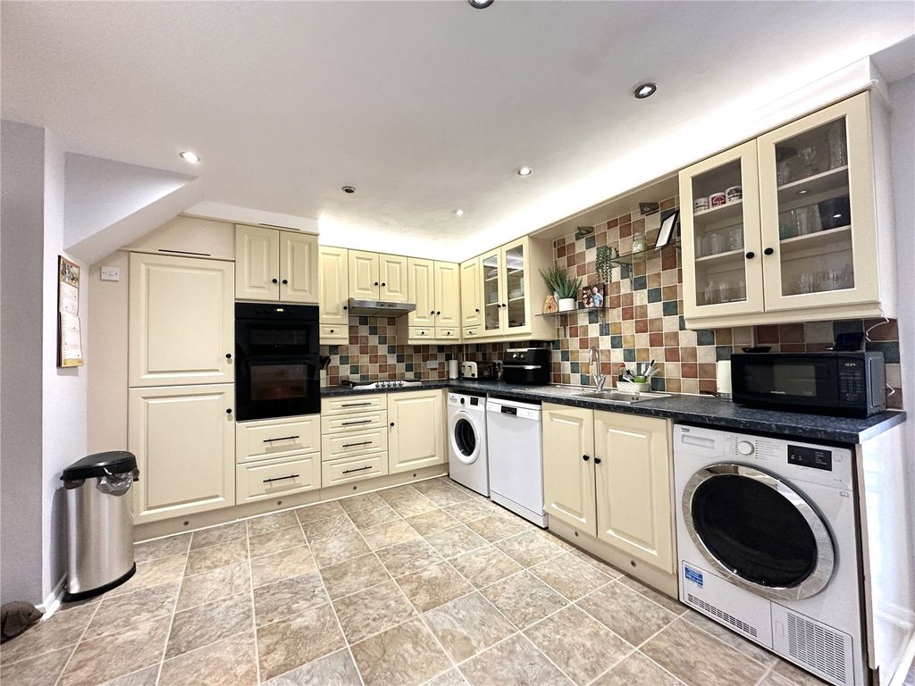 Property photo 3 of 22 Picture No. 15