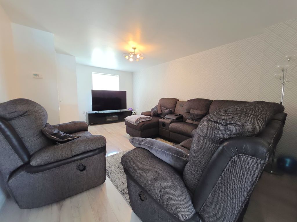 Property photo 2 of 33