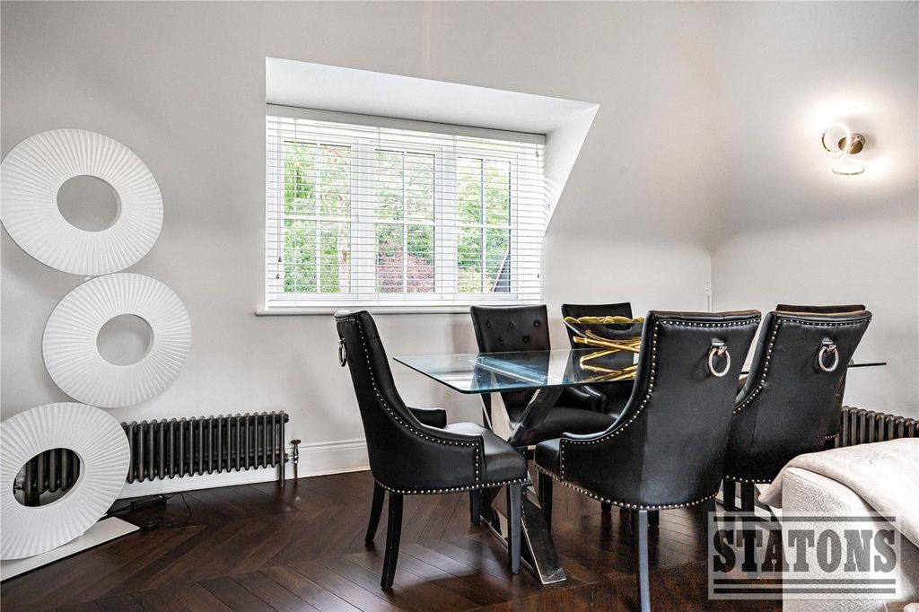 Additional image 12 of 3 bed flat for saleCockfosters Road, Barnet EN4