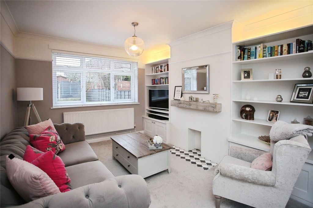 Property photo 2 of 25 Picture No. 15