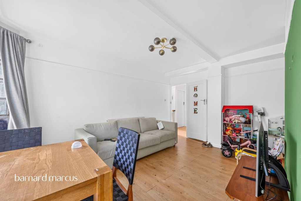 Property photo 2 of 14