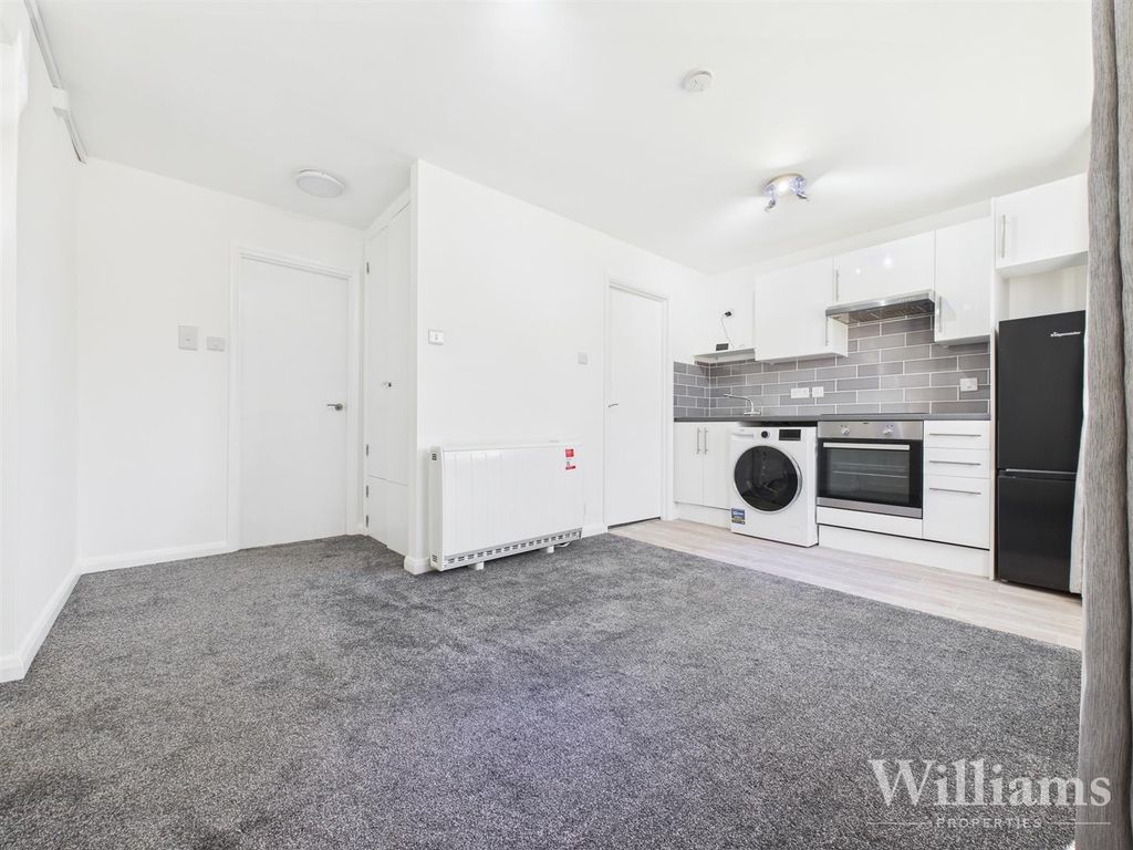 Property photo 1 of 9 Cam02861G0-Pr0361-Still003.Jpg