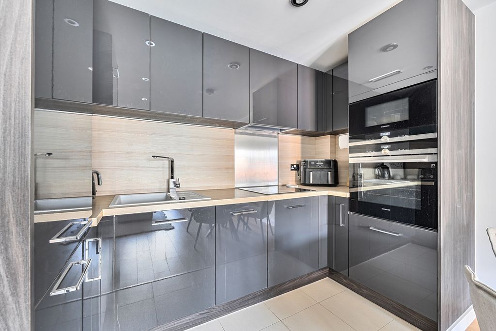 Property photo 2 of 24 1487133-9-6A47A33...