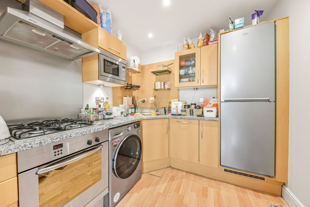 Property photo 2 of 11