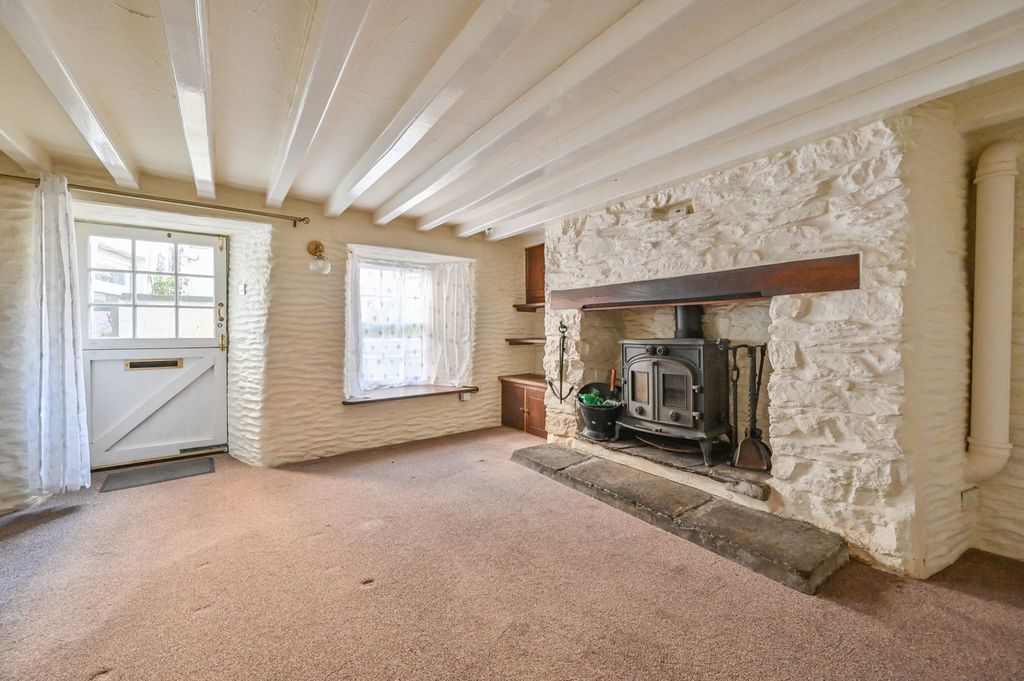 Property photo 3 of 32