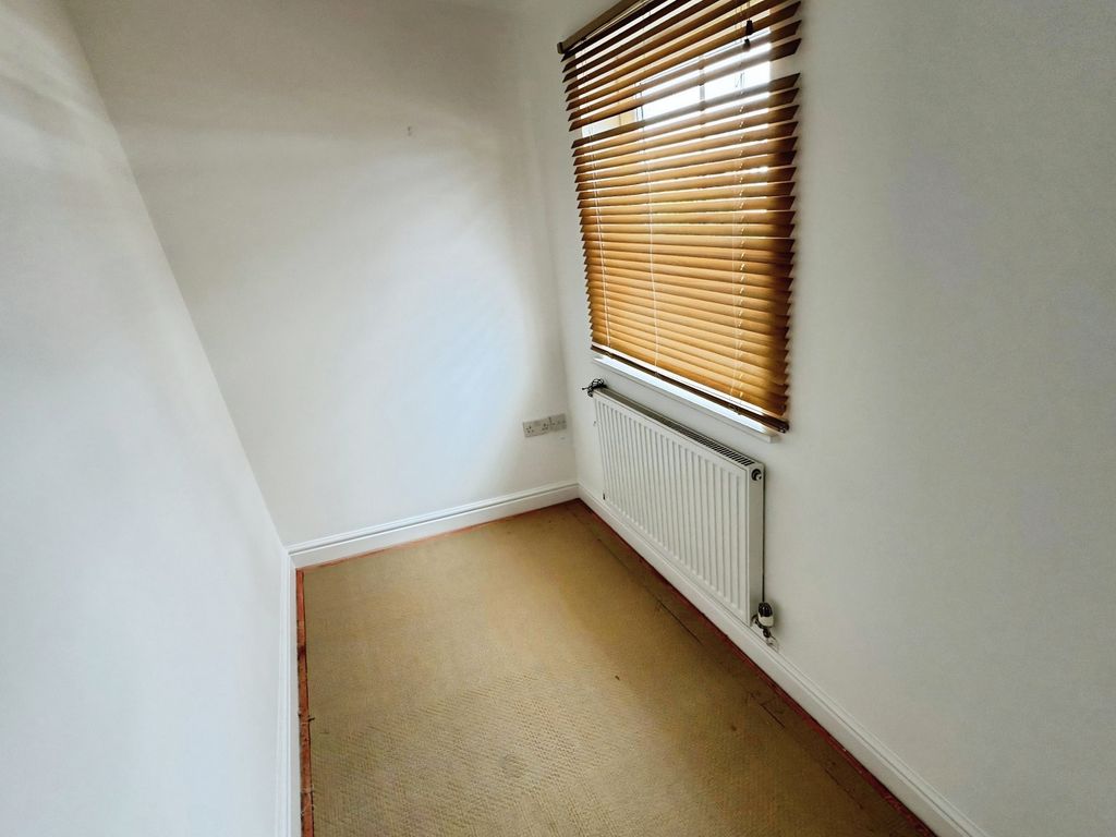 Property photo 2 of 10 7B6A286B-7B1Fad77-0956-471F-Acff-c029416Fab5d