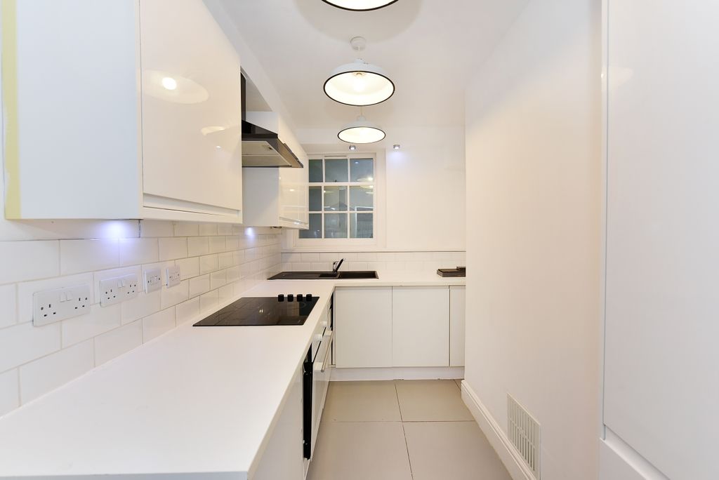 Property photo 3 of 11 229 New North Roa...