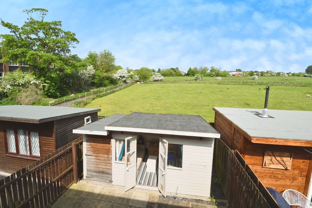 Property photo 1 of 14 Dsc_8243
