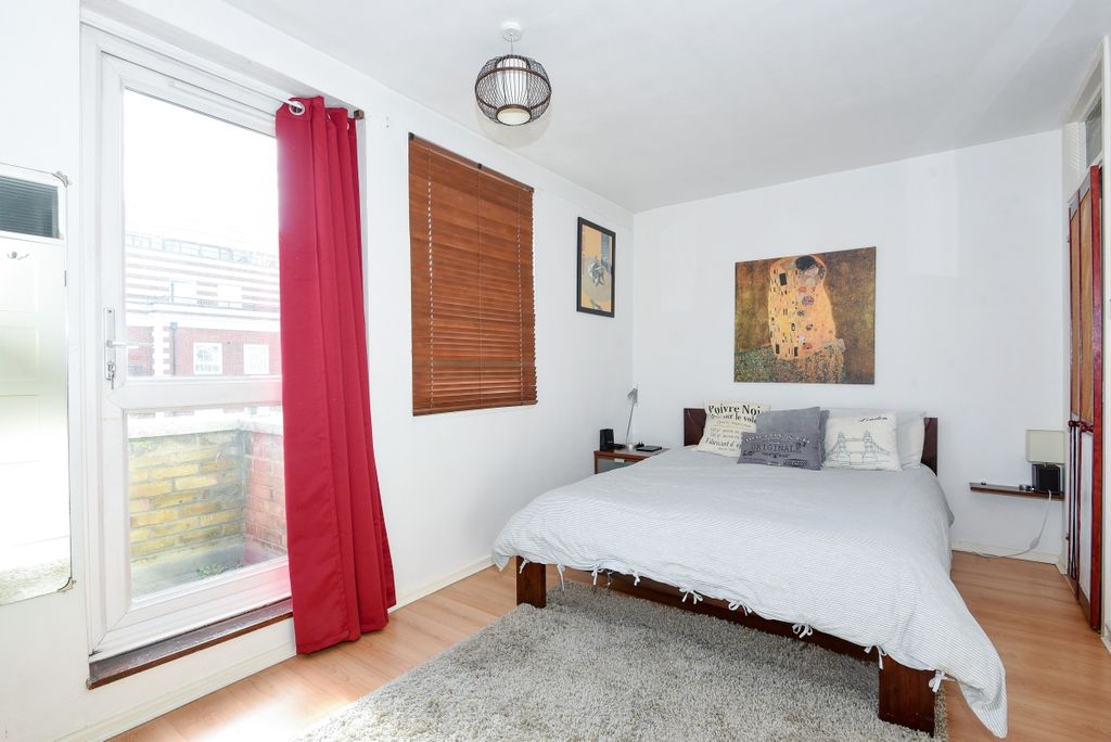 Property photo 3 of 6 Bedroom One