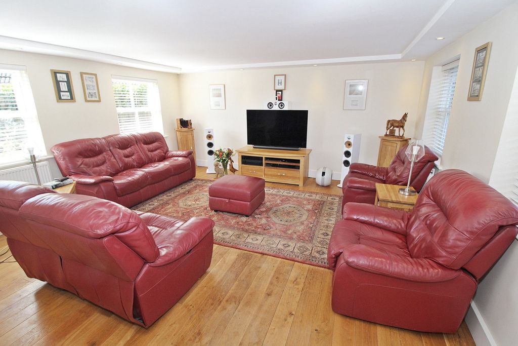 Property photo 2 of 21 4000693