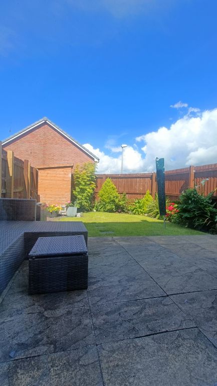 Property photo 2 of 11 Garden