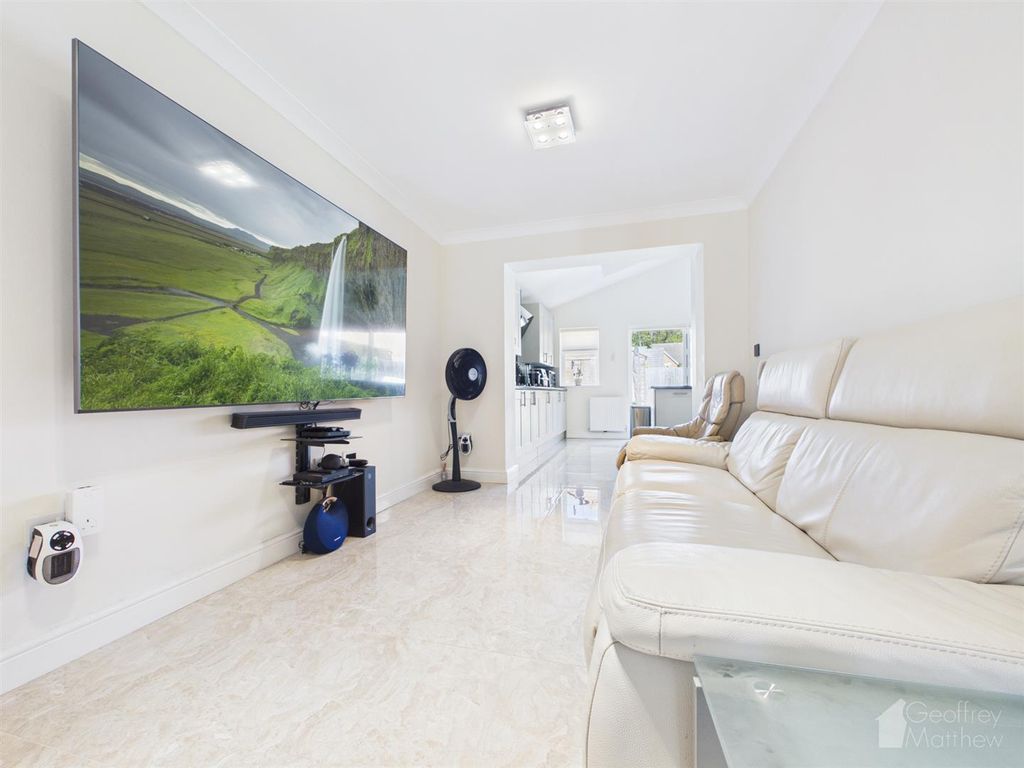 Property photo 3 of 24 Cam02365G0-Pr0463-Still012.Jpg