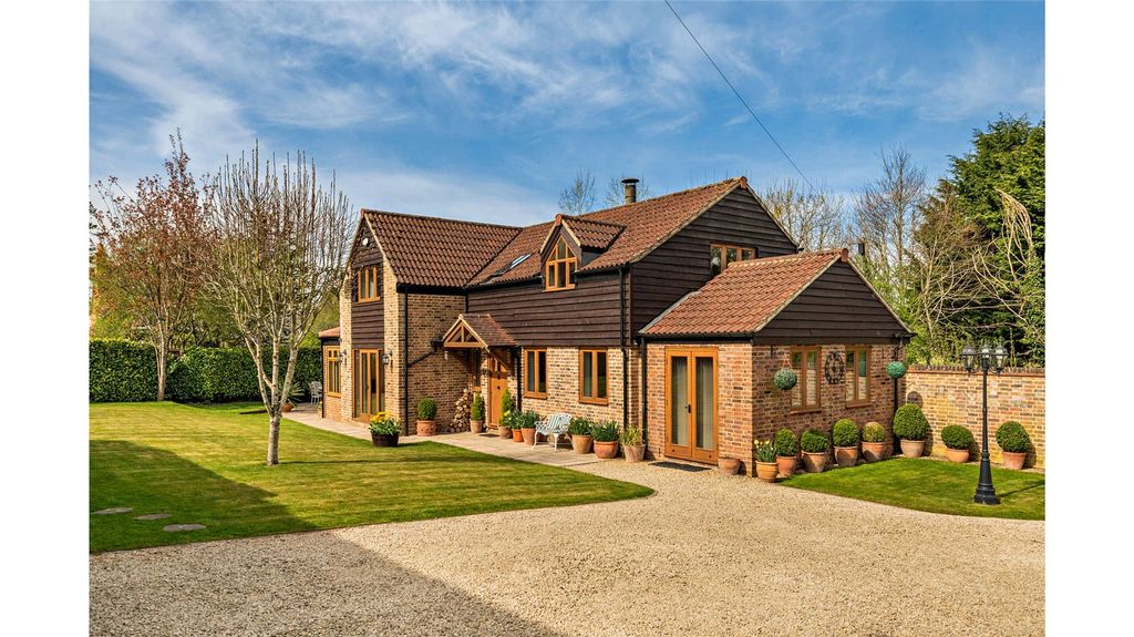 Property photo 3 of 49 Picture No. 09